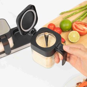 Bộ hộp đựng gia vị Kalpen đặt gọn gàng trong nhà bếp